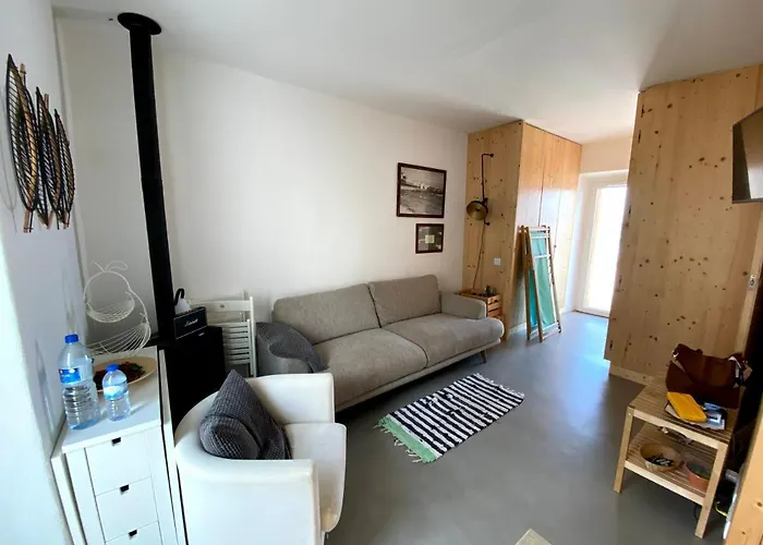 Waterfront בליאל